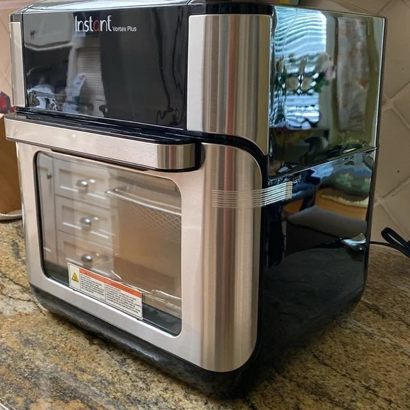 NWT Instant Vortex Plus Air Fryer - Picture 2 of 7